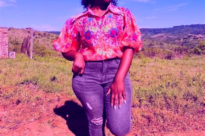Violet, 24 — Escort in Kwaggafontein, South Africa