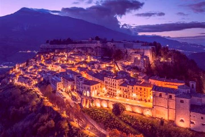 Violet, 24 — Escort in Morro d Oro, Italy