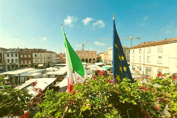 Violet, 24 — Escort in Solignano, Italy