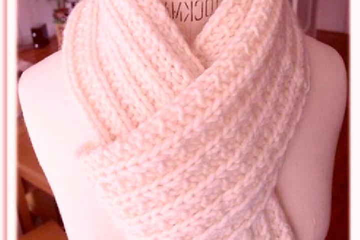 Violet, 24 — Escort in Tricot, France