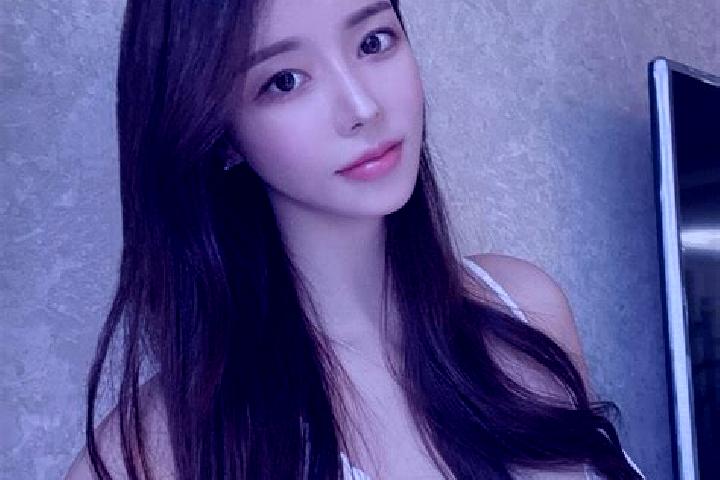 Violet, 24 — Escort in Yangfangkou, China