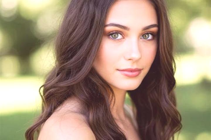 Violet, 25, a brunette hazel-eyed caucasian companion based in Ciurila. Offering Travel Companion, Girlfriend Experience. Available for incall and outcall, d...