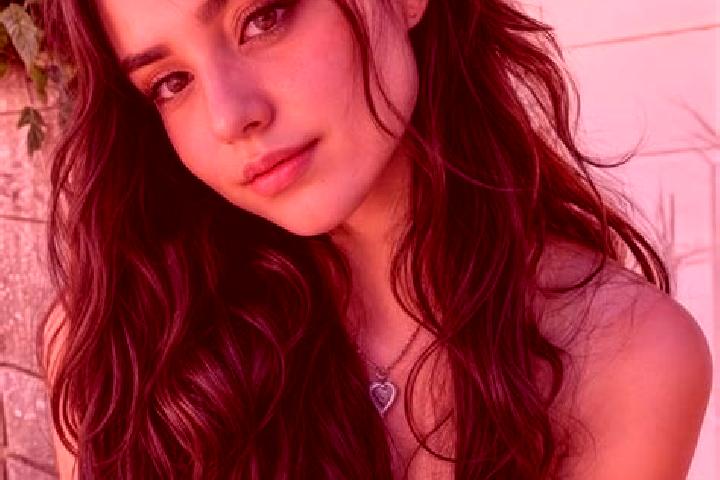 Violet, 25, a chestnut hazel-eyed latina companion based in Carantilly. Offering CIM, Party Girl, Erotic Massage. Available for incall and outcall, day and e...