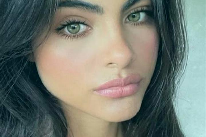 Violet, 25, a dark blonde dark-eyed indian companion based in Portosin. Offering A-Level, Girlfriend Experience, Tantra, OWO. Available for incall and outcal...