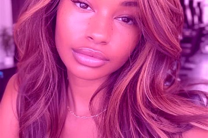 Violet, 25, a dark blonde grey-eyed mixed companion based in Usenge. Offering Striptease, Party Girl, GFE. Available for incall and outcall, day and evening ...