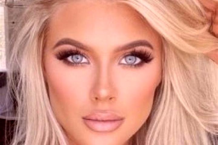 Violet, 25, a platinum blonde blue-eyed middle eastern companion based in Chiajna. Offering Couples, Domination, Girlfriend Experience. Available for incall ...