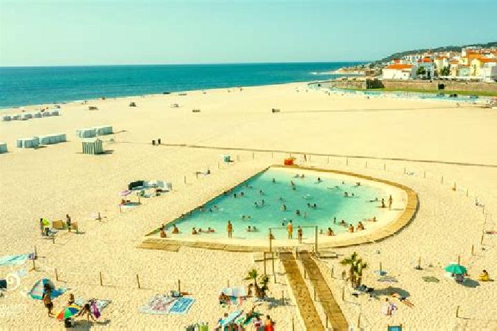 Violet, 25 — Escort in Buarcos, Portugal