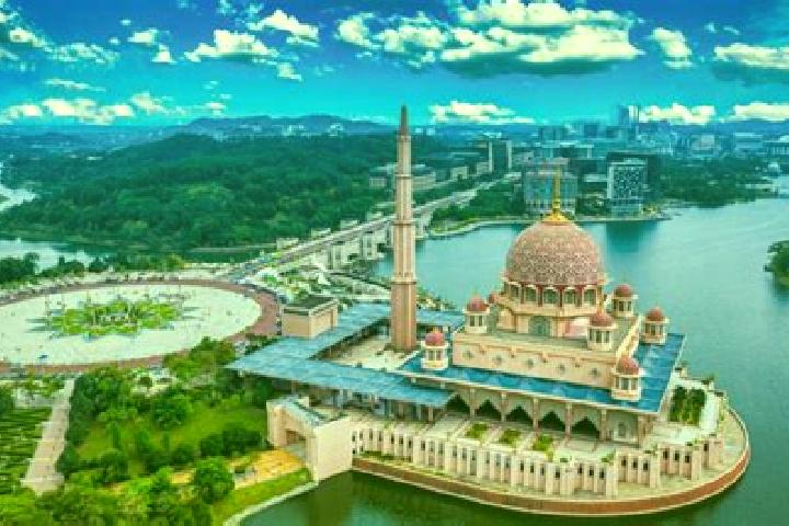 Violet, 25 — Escort in Putrajaya, Malaysia