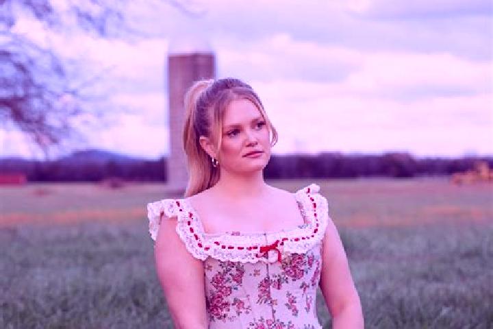 Violet, 25 — Escort in Shueyville, United States