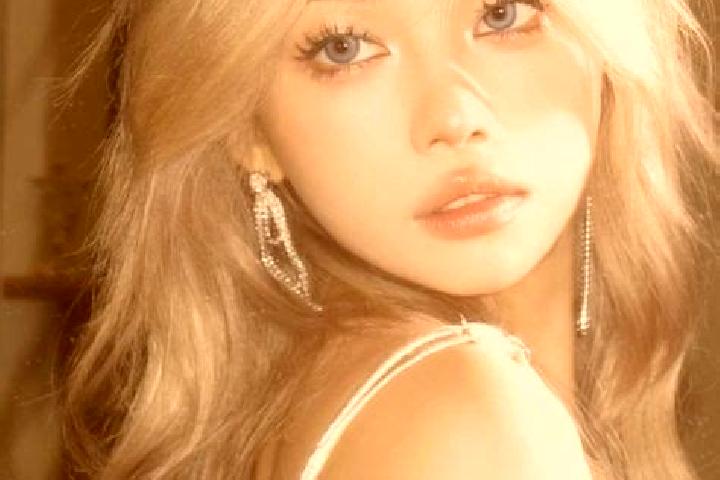 Violet, 26, a blonde amber-eyed asian companion based in Armazem. Offering CIM, Duos, Domination. Available for incall and outcall, overnight bookings availa...