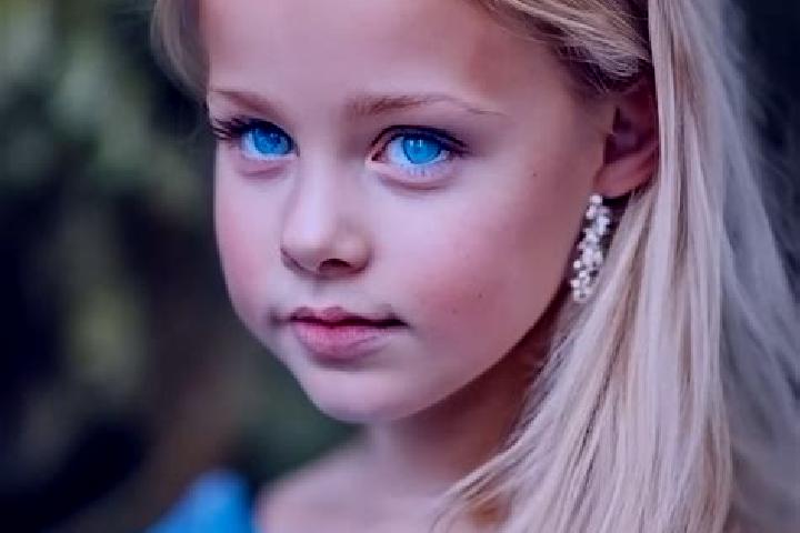 Violet, 26, a blonde blue-eyed indian companion based in Loma de Franco. Offering Couples, Party Girl, Prostate Massage, 69. Available for incall and outcall...