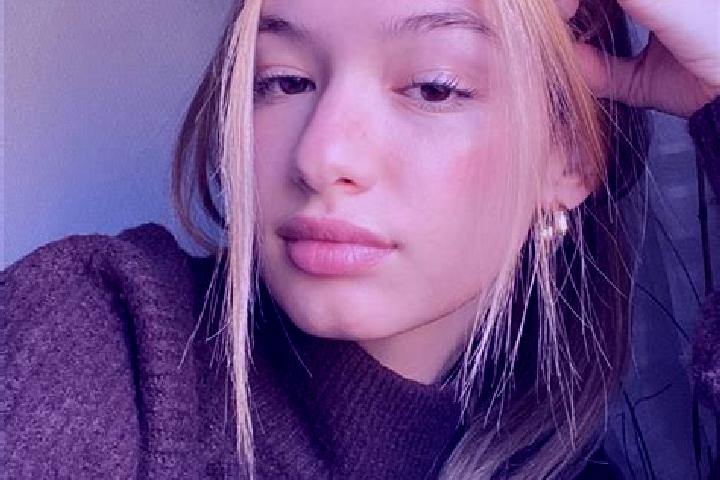 Violet, 26, a blonde brown-eyed ebony companion based in Prabumulih. Offering OWO, Travel Companion, Striptease, Dinner Date. Available for incall and outcal...