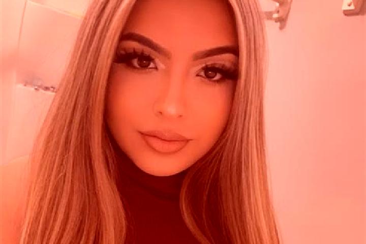 Violet, 26, a blonde grey-eyed latina companion based in Biozat. Offering Fetish, Travel Companion, A-Level, Dinner Date, BDSM. Available for incall and outc...