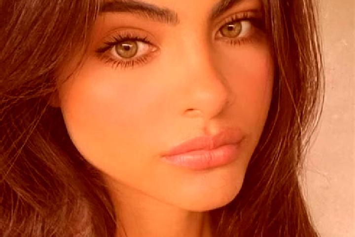 Violet, 26, a brunette green-eyed latina companion based in Altadore. Offering A-Level, Striptease, Girlfriend Experience, Dinner Date. Available for incall ...