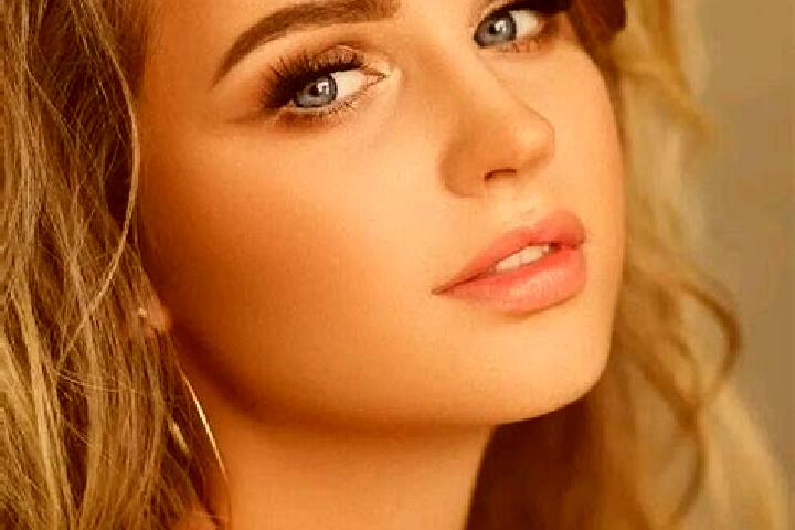 Violet, 26, a dark blonde blue-eyed indian companion based in Dahnejerd. Offering Prostate Massage, Deep French Kissing, Fetish. Available for incall and out...