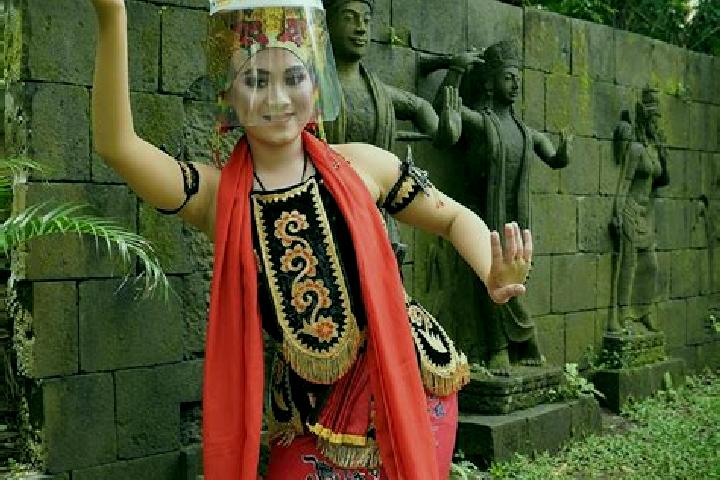 Violet, 26 — Escort in Banjar Tamansari, Indonesia