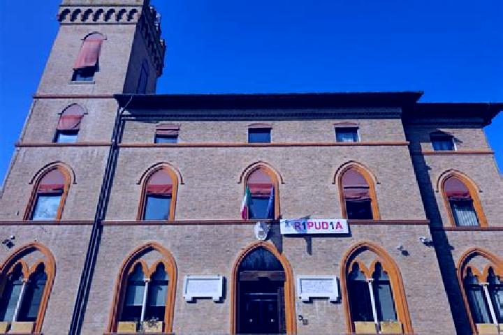Violet, 26 — Escort in Santa Maria Codifiume, Italy