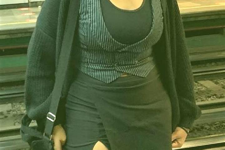 Violet, 26 — Escort in Saraykent, Turkey