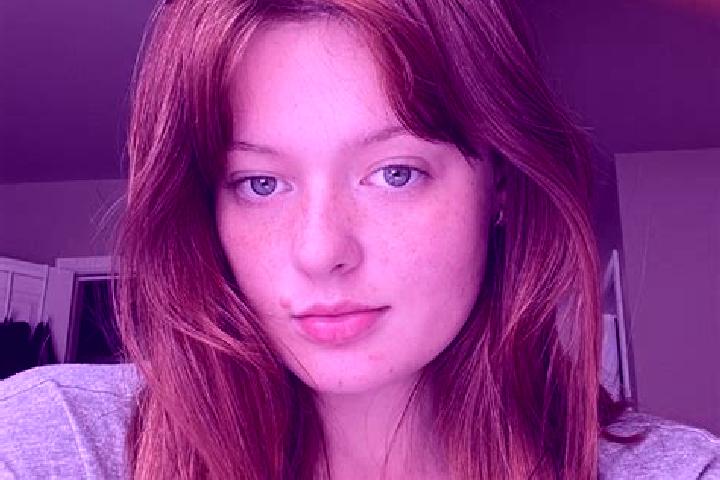 Violet, 27, a auburn hazel-eyed slavic companion based in Semic. Offering GFE, Overnight, Couples. Available for incall and outcall, day and evening dates.