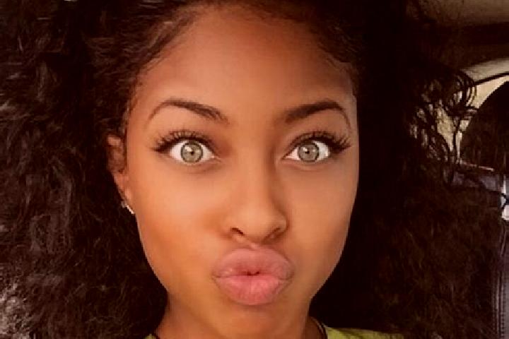 Violet, 27, a black green-eyed ebony companion based in Ostrov. Offering Massage, 69, BDSM, A-Level, Party Girl. Available for incall and outcall, day and ev...