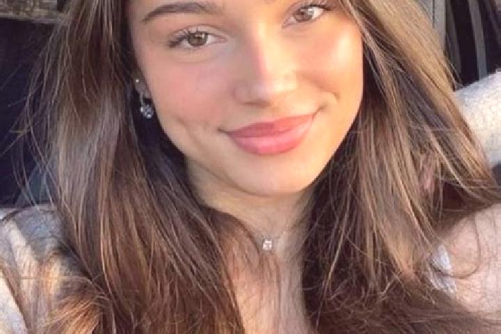 Violet, 27, a brunette hazel-eyed slavic companion based in North Kingstown. Offering Overnight, Erotic Massage, Travel Companion, Deep French Kissing. Avail...