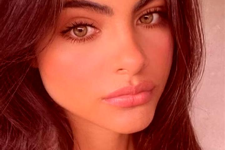 Violet, 27, a red dark-eyed indian companion based in Charmey. Offering Fetish, Striptease, Erotic Massage. Available for incall and outcall, day and evening...