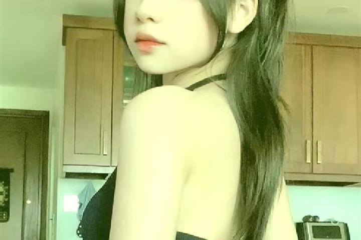 Violet, 27 — Escort in Dung, France