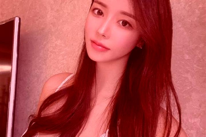 Violet, 27 — Escort in Fubin, China