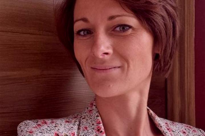 Violet, 27 — Escort in Hon-Hergies, France