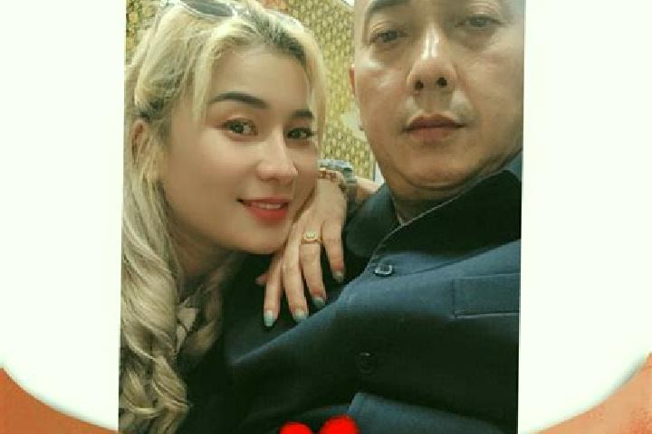 Violet, 27 — Escort in Kumpai, Indonesia