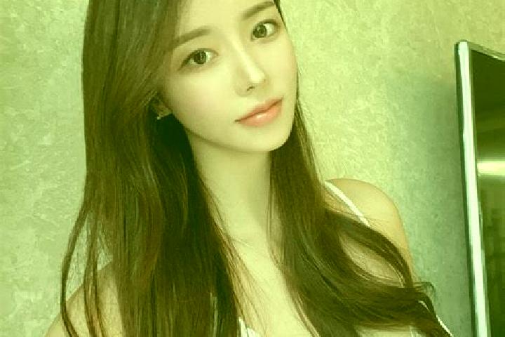 Violet, 27 — Escort in Lutianxiang, China