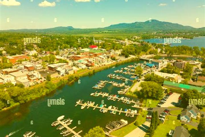 Violet, 27 — Escort in Magog, Canada