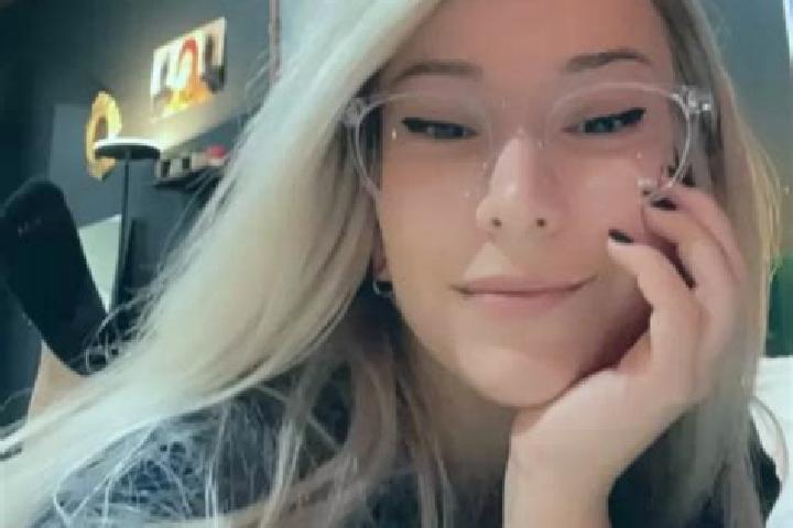 Violet, 28, a blonde amber-eyed middle eastern companion based in Jitonhueca. Offering Couples, OWO, Overnight, BDSM. Available for incall and outcall, overn...