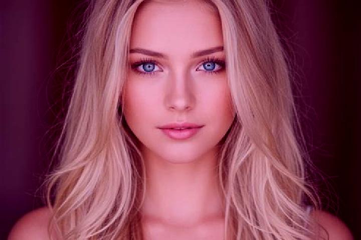 Violet, 28, a blonde grey-eyed mixed companion based in Wurzen. Offering Dinner Date, Couples, OWO. Available for incall and outcall, day and evening dates.