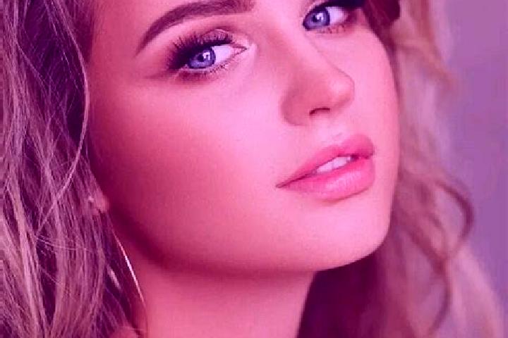 Violet, 28, a dark blonde blue-eyed european companion based in Rosina. Offering Striptease, 69, GFE, Massage, OWO. Available for incall and outcall, overnig...