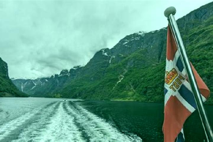 Violet, 28 — Escort in Brostadbotn, Norway