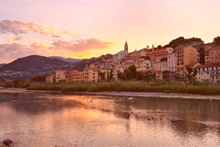 Violet, 28 — Escort in Comunanza, Italy