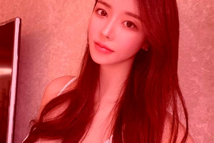 Violet, 28 — Escort in Huolongmen, China