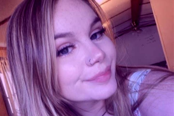 Violet, 28 — Escort in Peterstown, United States
