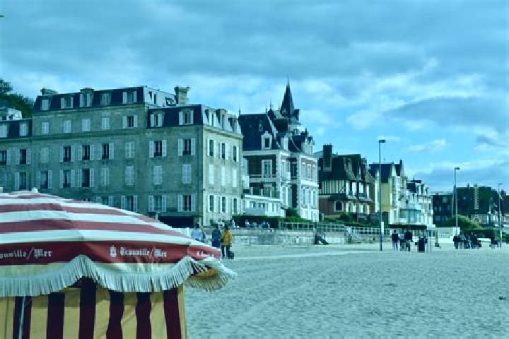 Violet, 28 — Escort in Trouville, France