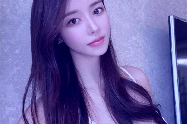 Violet, 28 — Escort in Xifengshan, China