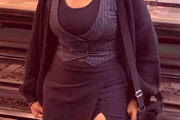 Violet, 28 — Escort in Yassicali, Turkey