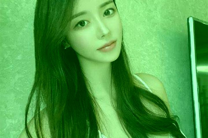 Violet, 28 — Escort in Zhoushang, China