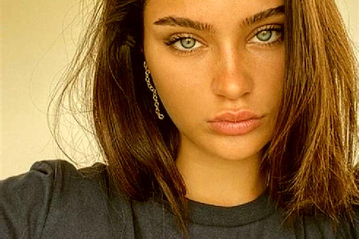 Violet, 29, a brunette dark-eyed mediterranean companion based in Vernio. Offering Roleplay, Erotic Massage, Couples. Available for incall and outcall, overn...