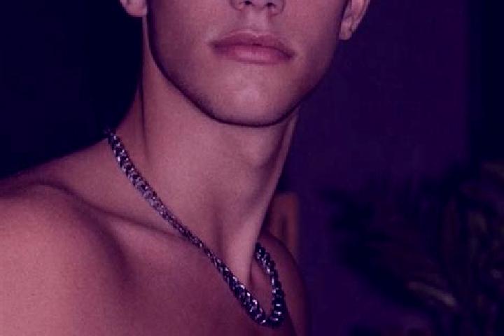 Violet, 29, a brunette grey-eyed caribbean companion based in South Arm. Offering Duos, Tantra, Travel Companion, BDSM, OWO. Available for incall and outcall...