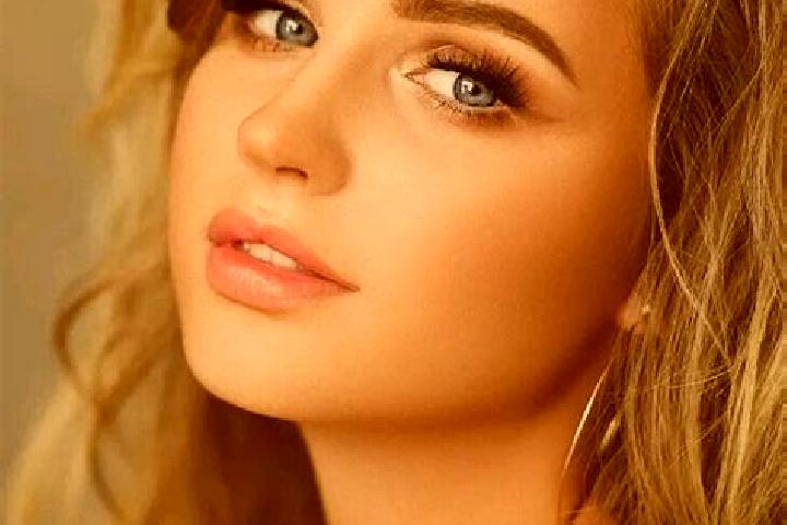Violet, 29, a dark blonde blue-eyed mediterranean companion based in Hizirkahya. Offering CIM, Domination, GFE. Available for incall and outcall, overnight b...