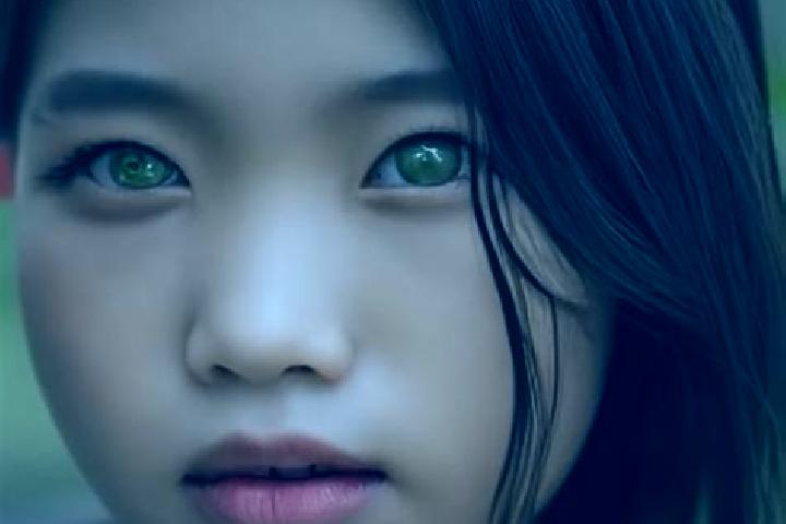 Violet, 29, a red green-eyed asian companion based in Luhuan. Offering Roleplay, Domination, Fetish. Available for incall and outcall, overnight bookings ava...