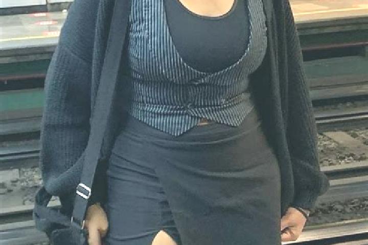 Violet, 29 — Escort in Dal neye Konstantinovo, Russia