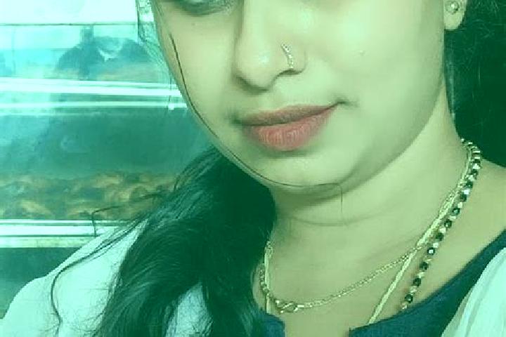 Violet, 29 — Escort in Haveri, India