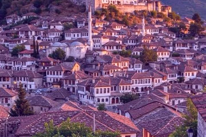 Violet, 29 — Escort in Kute, Albania